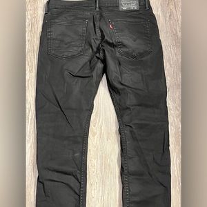 Men’s Black Levi’s jeans